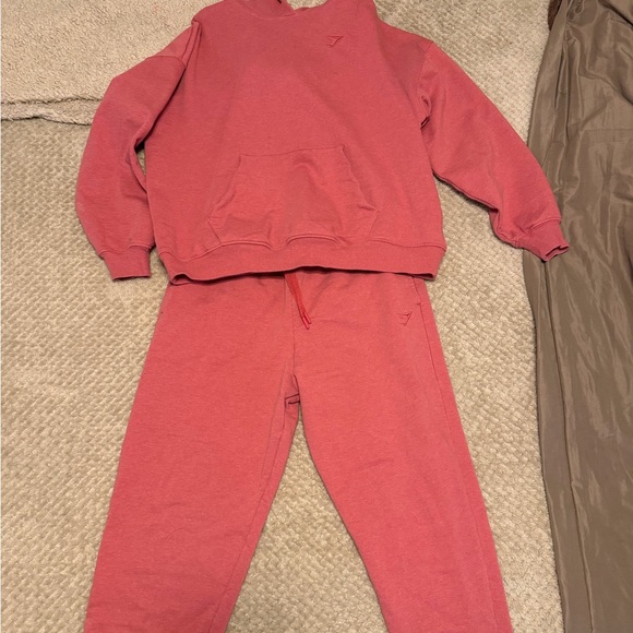 Gymshark Red Set - Picture 2 of 6